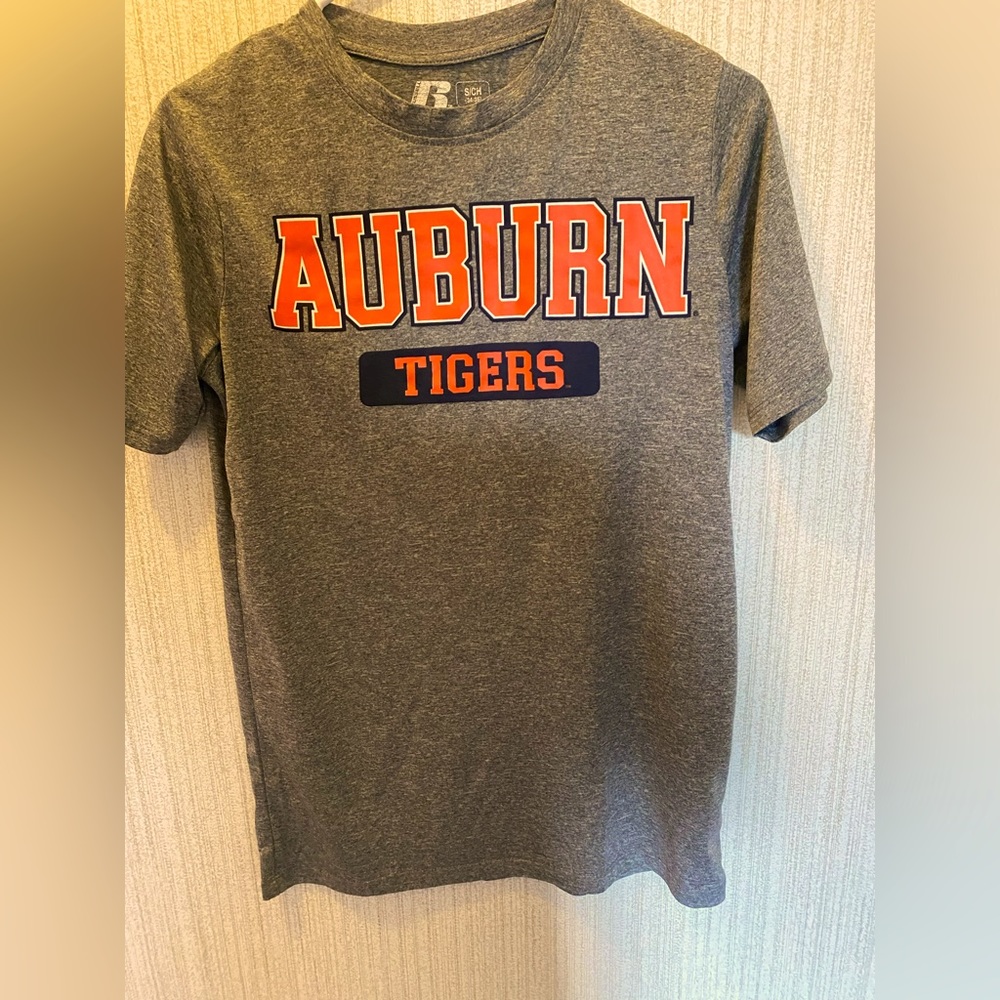 Size small Auburn t shirt